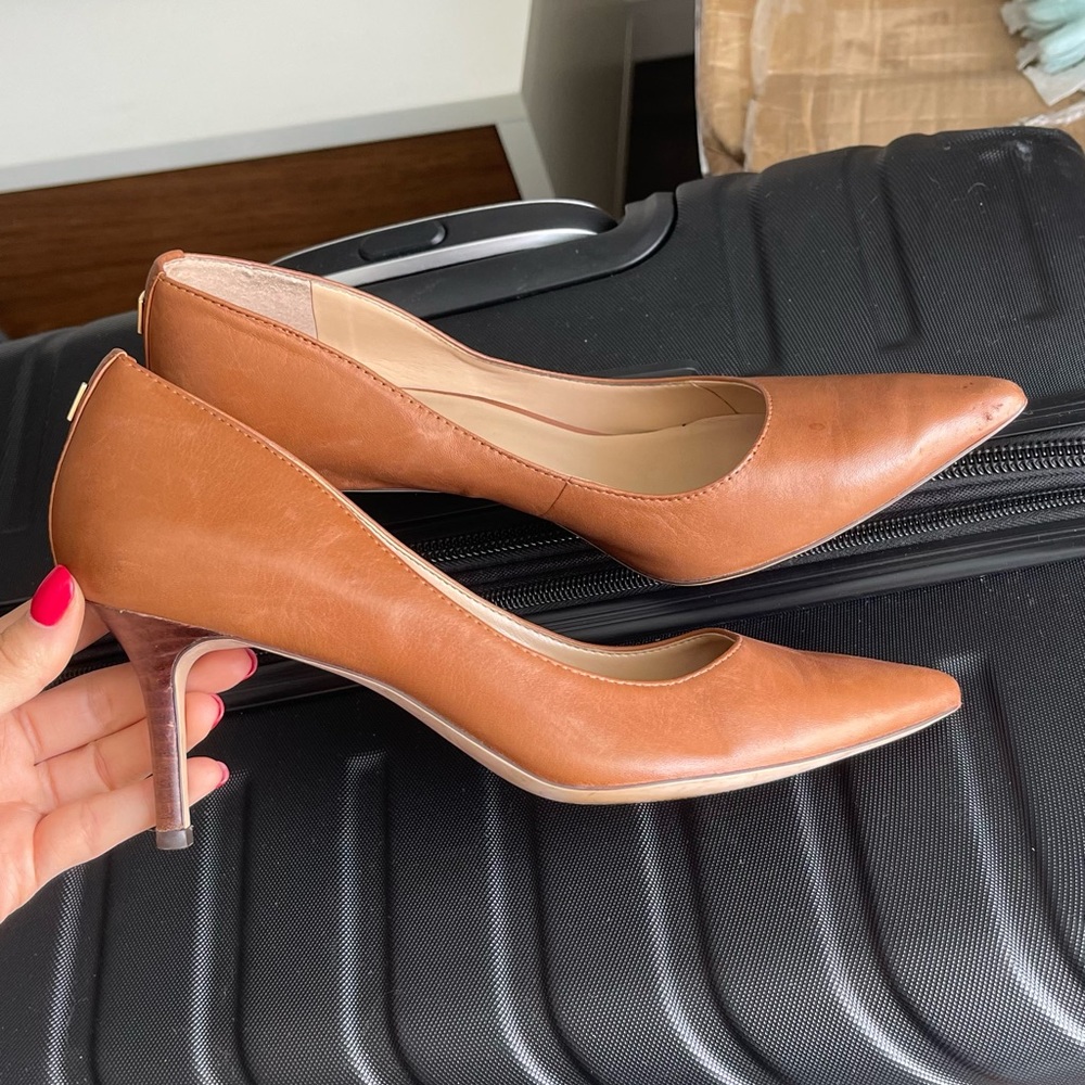 Pointed pumps